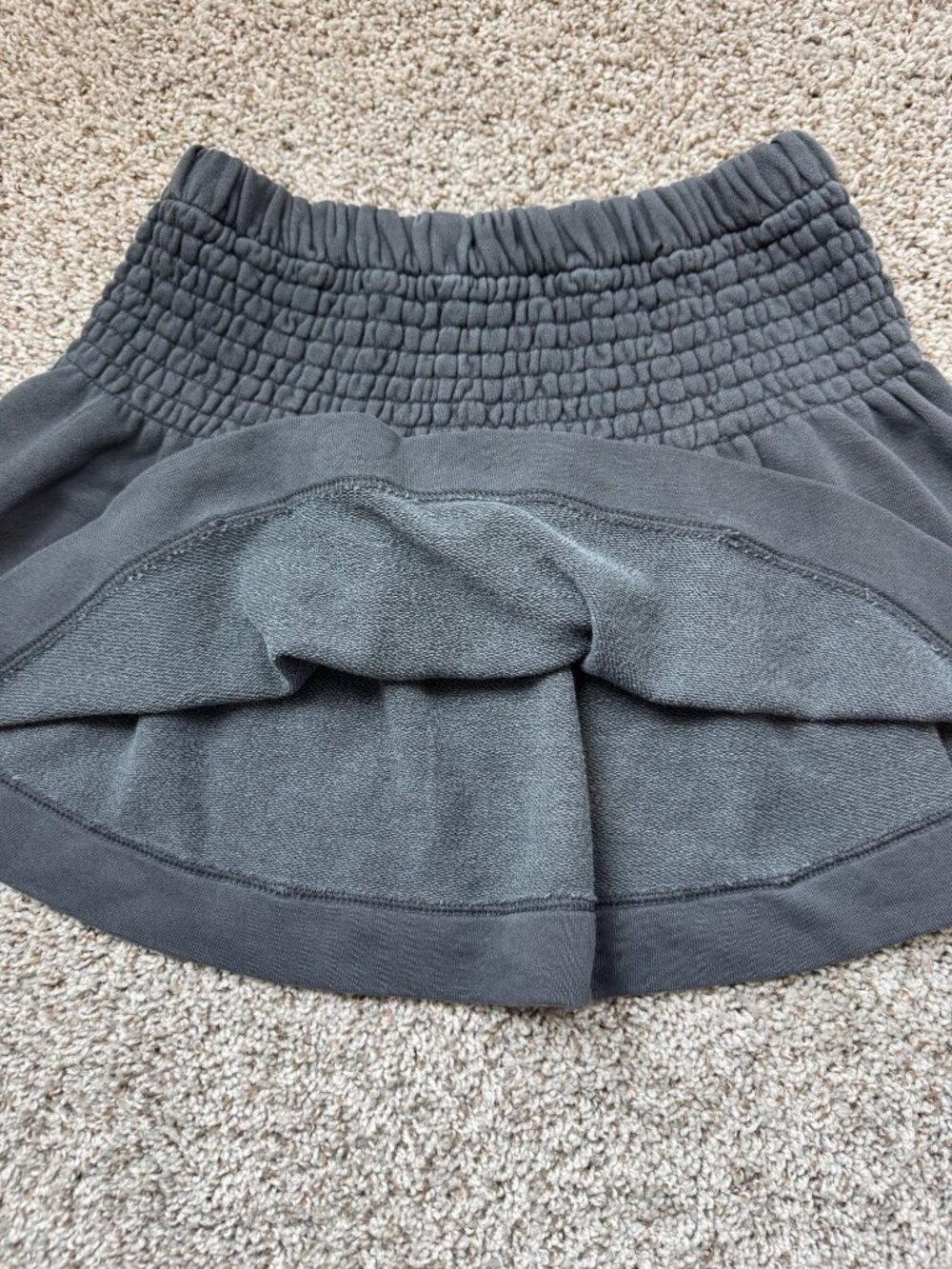 NEW Aerie Feeling Femme Mini Skirt Gray Smocked Waist Womens Size Medium - Picture 6 of 15